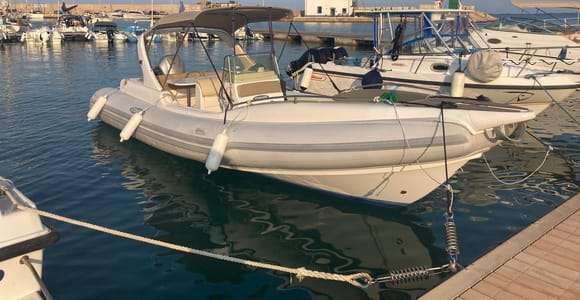 Otranto: passeio de barco com aperitivo e equipamento de snorkeling