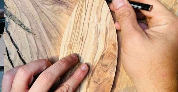 Ostuni: clase magistral de artesanía en madera de olivo con un maestro artesano