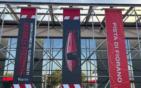 Ferrari- und Lamborghini-Museen ab Bologna mit F1-Simulator