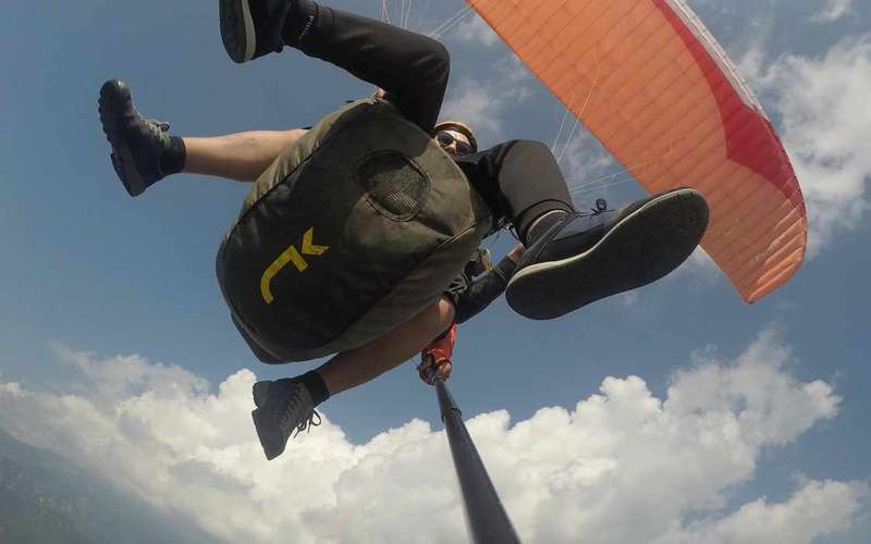 Tandem siklóernyőzés az Iseo-tó felett fotókkal és videóval