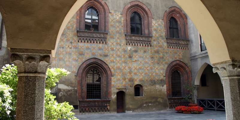 Palazzo Borromeo