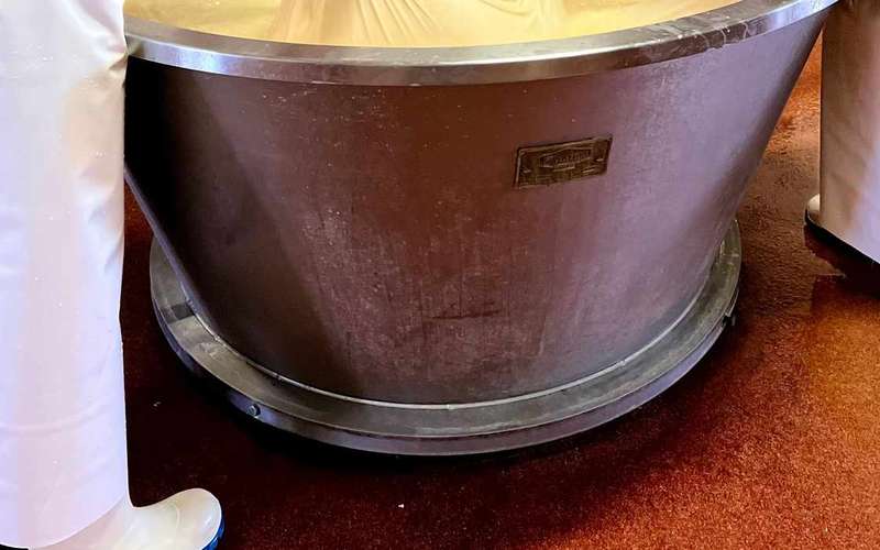 Parmezán és balzsamecet kóstoló és túra Modenában