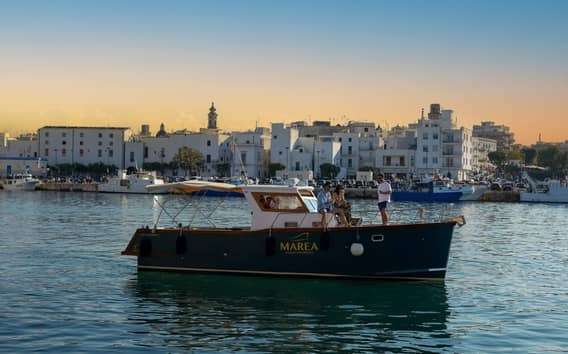 Monopoli: tour en barco con degustación y baño