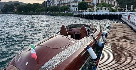 Tour privato di lusso in barca a vela sul Lago di Como di 1 o 3 ore