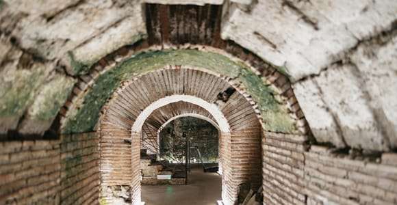 Naples: Naples Underground Entry Ticket and Guided Tour