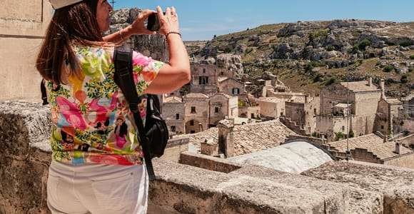 Desde BARI: Excursión a Alberobello y Matera en autobús privado, visita a 2 sitios de la UNESCO