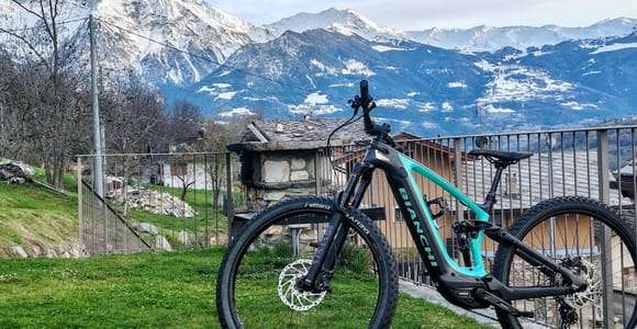 Aosta: Alquiler de un día de E-bike con suspensión total