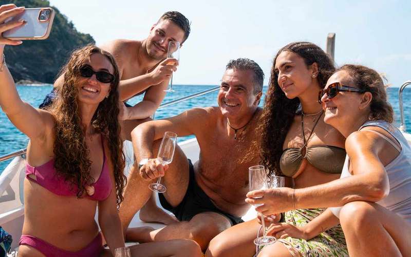Riomaggiore: Hajókázás idegenvezetővel a Cinque Terre mentén