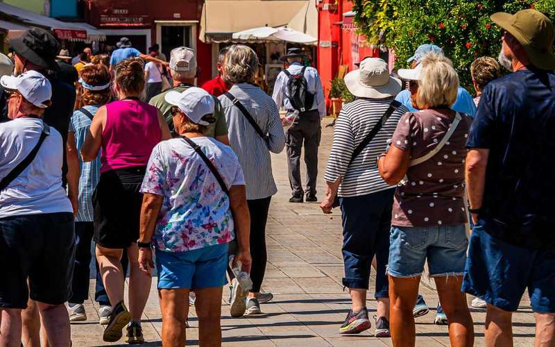 Murano és Burano hajós kirándulás üvegfúvás-bemutatóval