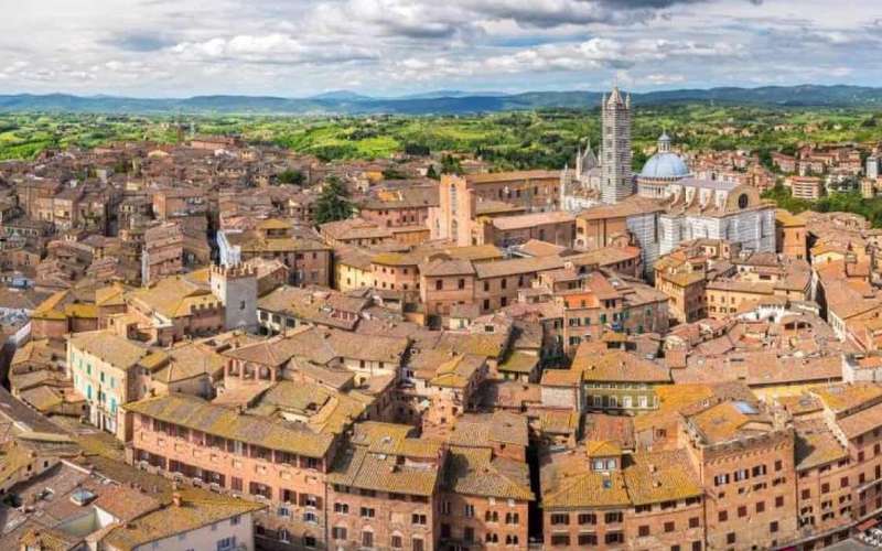 Sienai privát sétatúra: a Piazza del Campo tértől Szent Katalinig