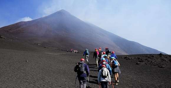 Mont Etna : Randonnée guidée au sommet du volcan avec téléphérique