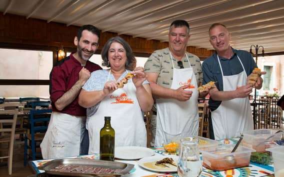Taormina: Aula de culinária siciliana com visita ao mercado local