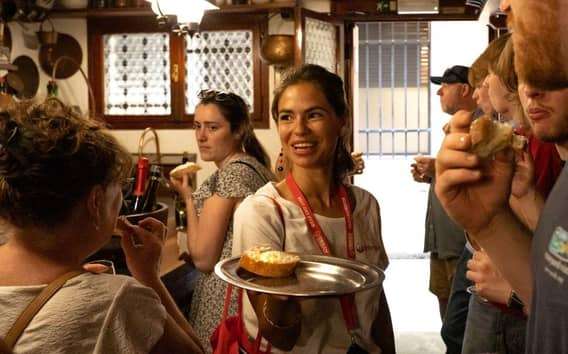Venecia: Tour gastronómico con platos de Cicchetti y vino