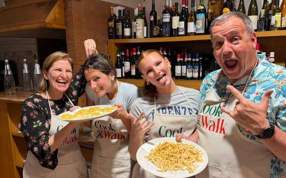 Pasta- und Tiramisu-Kochkurs in Bologna mit lokalem Koch