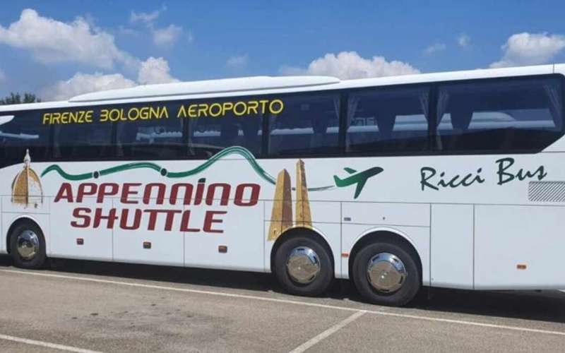 Bologna: buszos transzfer a Marconi repülőtér és Calenzano városa között