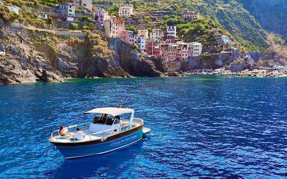Rejs łodzią hybrydową po Cinque Terre z prosecco i kąpielą