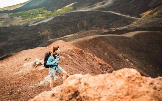 Ätna Trekking abseits der Touristenpfade mit Lavahöhle