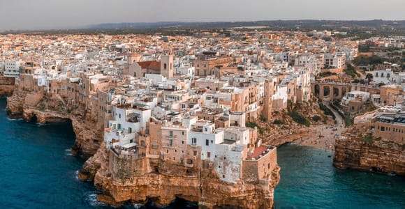 Z Bari: Całodniowa wycieczka do Polignano i Alberobello