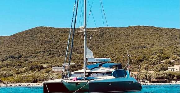 Porto Azzurro Île d'Elbe Croisière quotidienne en catamaran avec déjeuner