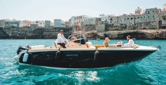 Polignano a Mare: Boottocht naar prachtige grotten met Prosecco