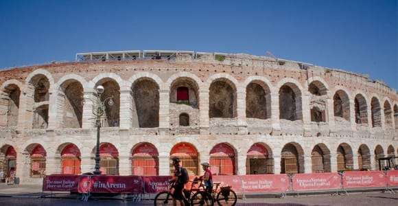 Verona: Passeio de Bicicleta Clássico e Jóias Escondidas