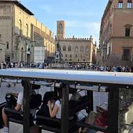 Tour en carrito de golf por Bolonia con conductor local