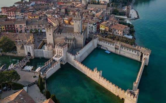 Plavba kolem poloostrova Sirmione z Peschiery del Garda