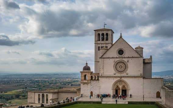 Assisi: Private Führung durch die Basilika des Heiligen Franziskus