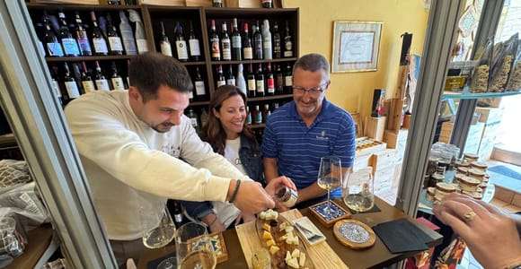 Asís: degustación de vino, aceite de oliva, queso y salami