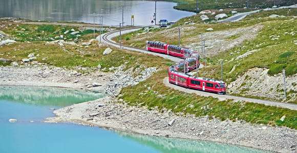 Vom Comer See aus: Bernina Red Train Tour nach St. Moritz