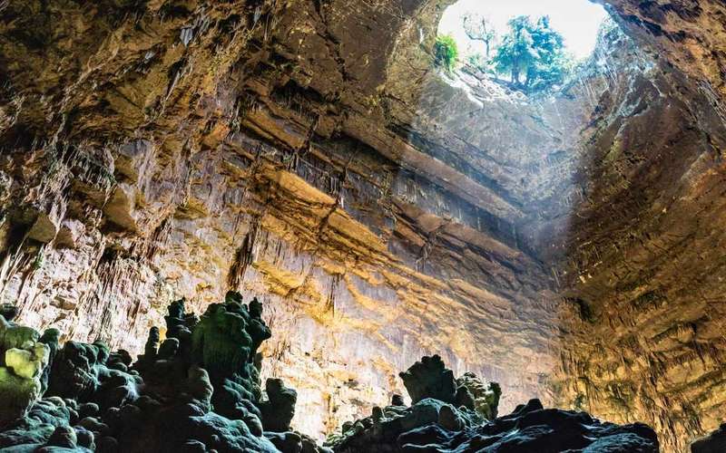 Castellana Caves Tour from Bari with Polignano Free Time