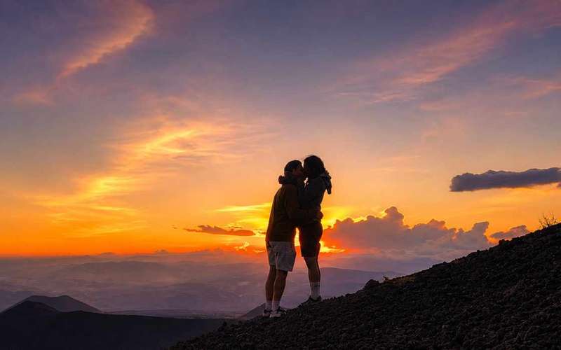 NAPLEMENTE AZ ETNÁN: VEZETETT ETNA-TÚRA CATANIÁBÓL INDULVA