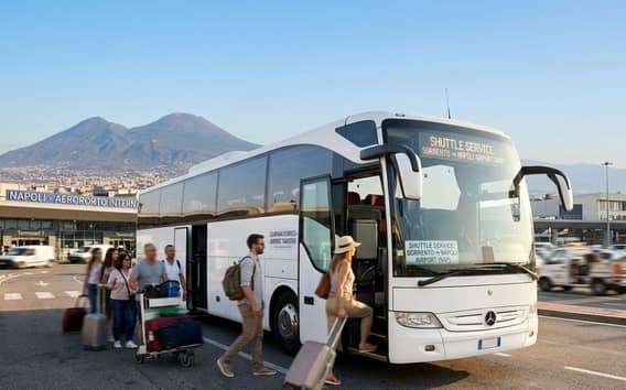 Aéroport de Naples : Navette aller simple pour la côte de Sorrente depuis Naples