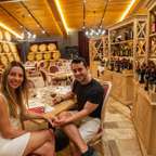San Gimignano: Pranzo o cena in una cantina con degustazione di vini