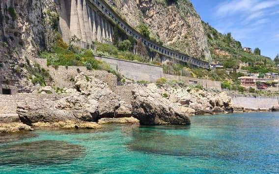 Taormina Giardini Naxos: Tour in barca con aperitivo