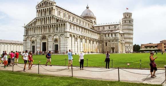 Entrada reservada a la Torre Inclinada de Pisa y a la Catedral