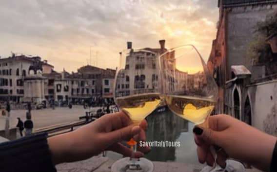 Venecia: Tour a pie al atardecer con degustación de comida y vino
