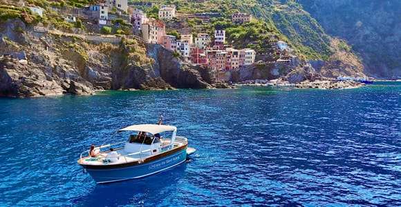 Cinque Terre: Hybrid Bootstour mit Badestopp