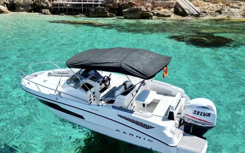 Escursione in barca alle grotte di Polignano con drink