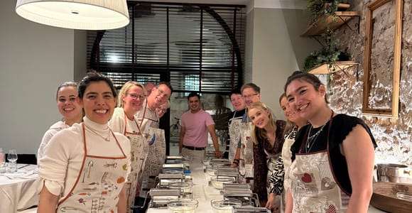 Bari: Clase de Cocina de Pasta y Tiramisú con Vino