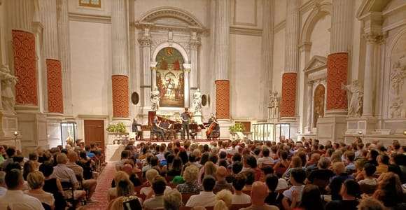Venecia: Concierto de las Cuatro Estaciones de Vivaldi y Visita al Museo de la Música