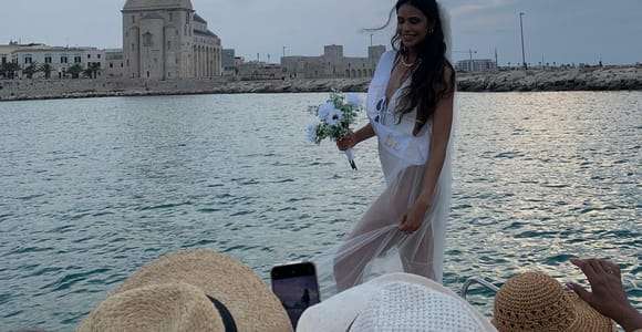 Trani : excursion privée en bateau avec focaccia et bière + arrêt baignade