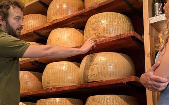 Wycieczka kulinarna po centrum Parmy: degustacje i historia