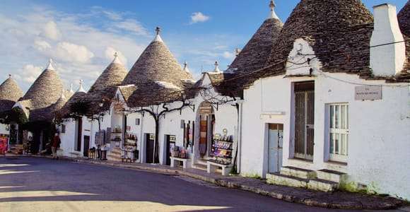 Tour: Alberobello Trulli, Monopoli y Polignano a Mare: historia y cultura