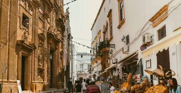 Desde Ostuni: Alberobello y Locorotondo con Aperitivo de Apulia