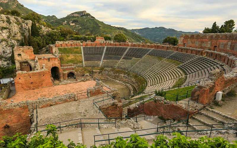 Taormina: Ancient Theater Skip-the-Line Ticket & Audio Guide