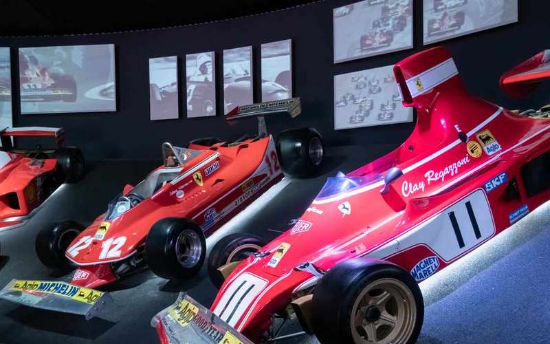 Ferrari-múzeumok napi kirándulás Bolognából vonattal