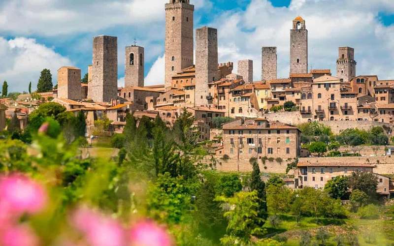 Livornóból: San Gimignano ebéddel és kóstolóval