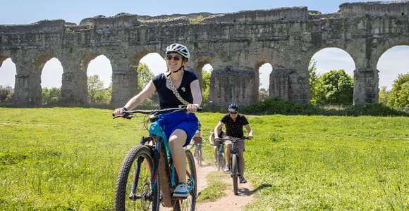 Rome:Appian Way E-bike Tour with Catacombs, Aqueducts & Food
