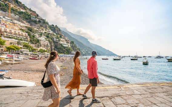 Positano, Amalfi és Ravello túra Sorrentóból kisbusszal
